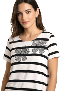 Ριγέ T-shirt εκρού με μαύρες ρίγες και floral σχέδιο στο στήθος