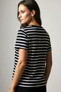  Ριγέ γυναικείο T-shirt σε μαύρο και λευκό με κεντημένη κόκκινη καρδιά στο στήθος