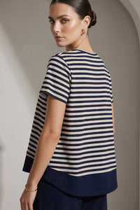 ριγέ γυναικείο t-shirt navy εκρού με κοντό μανίκι και διπλό τελείωμα στο κάτω μέρος