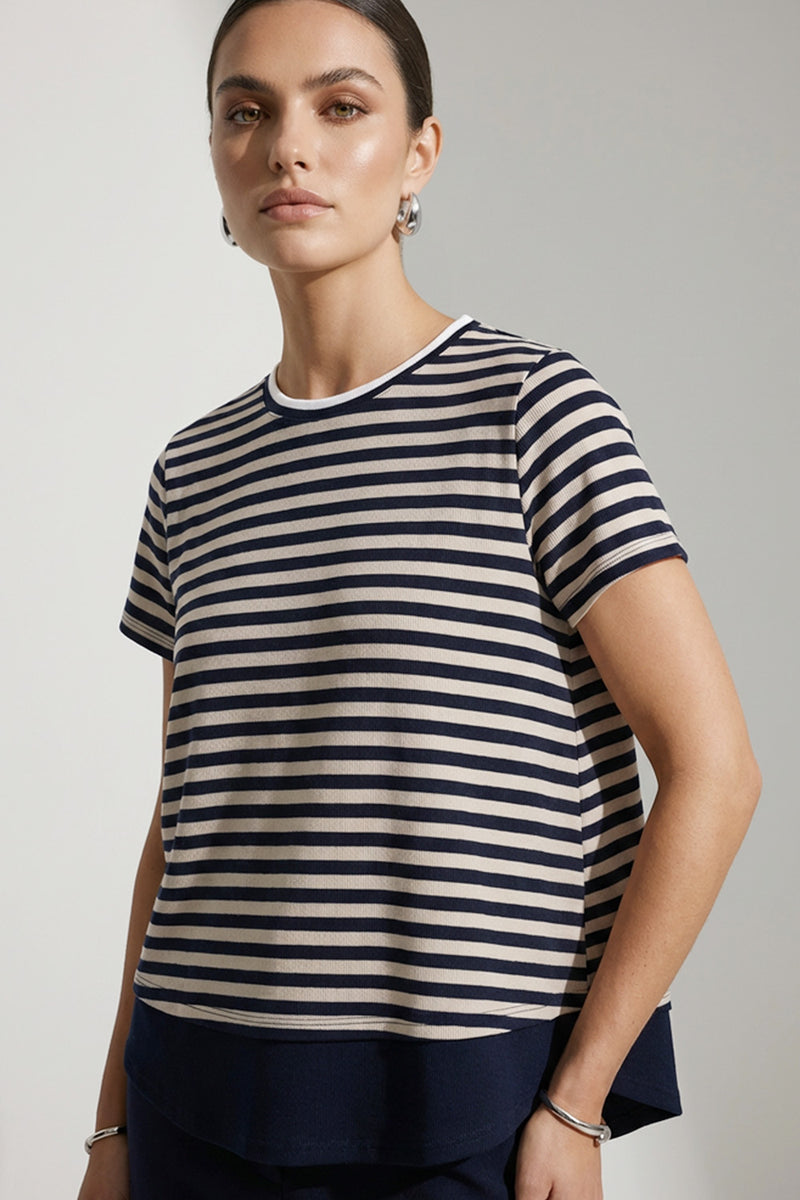 ριγέ γυναικείο t-shirt navy εκρού με κοντό μανίκι και διπλό τελείωμα στο κάτω μέρος