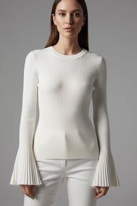 Γυναικεία ριπ πλεκτή μπλούζα εκρού με καμπάνα μανίκια και εφαρμοστή γραμμή από Ellisargi Boutique