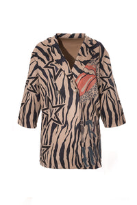 Σακάκι animal print “Girl Gang” με zebra print και στάμπα κόκκινα χείλη