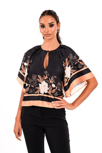 Σατέν μπλούζα μαύρη με floral print και άνοιγμα στο ντεκολτέ, φαρδιά μανίκια από Ellisargi Boutique