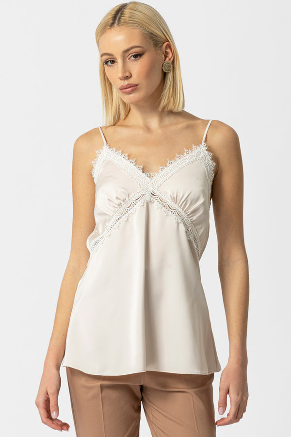 εκρού σατέν top με δαντέλα και λεπτές τιράντες