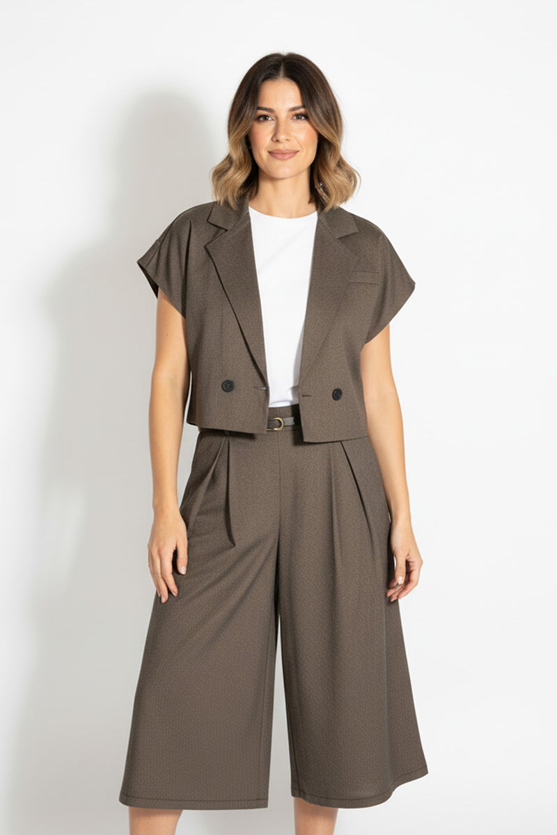 Σετ γυναικείο με cropped σακάκι και culotte παντελόνα σε καφέ ταμπά χρώμα