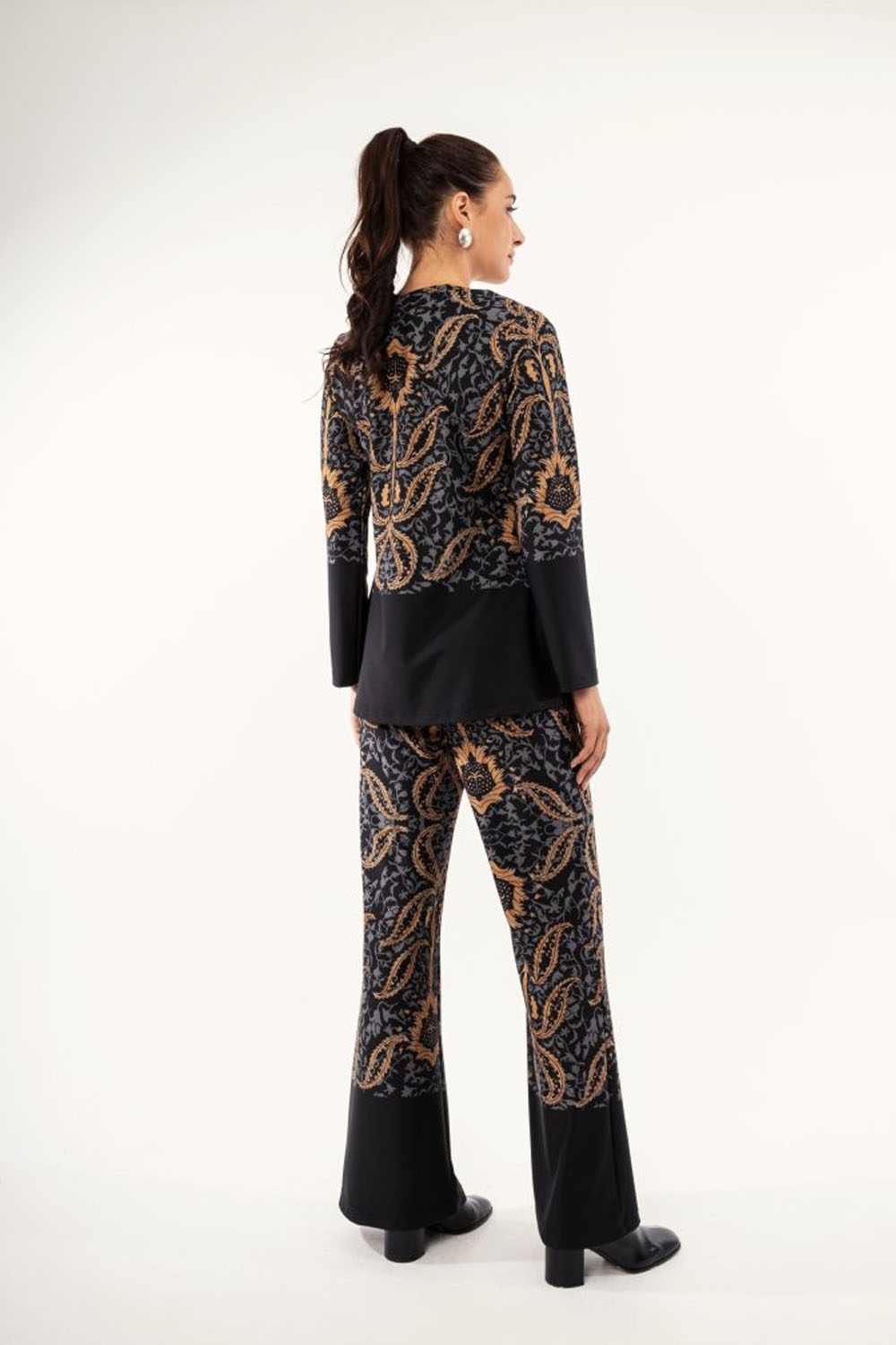 Σετ εμπριμέ με ταμπά λαχούρια