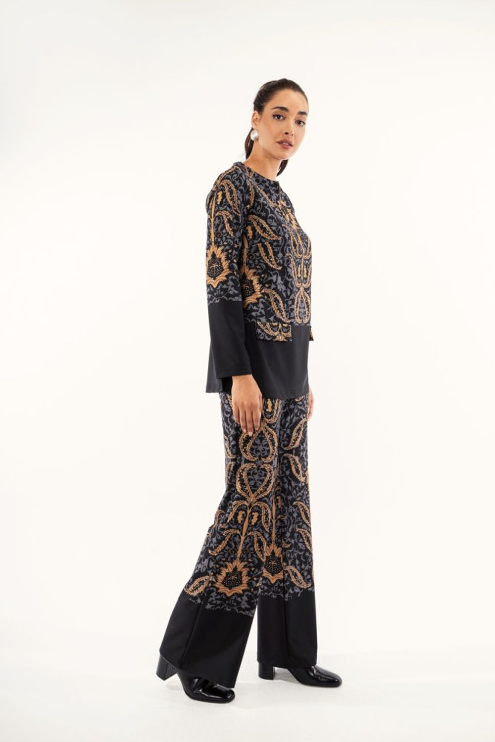 Σετ εμπριμέ με ταμπά λαχούρια