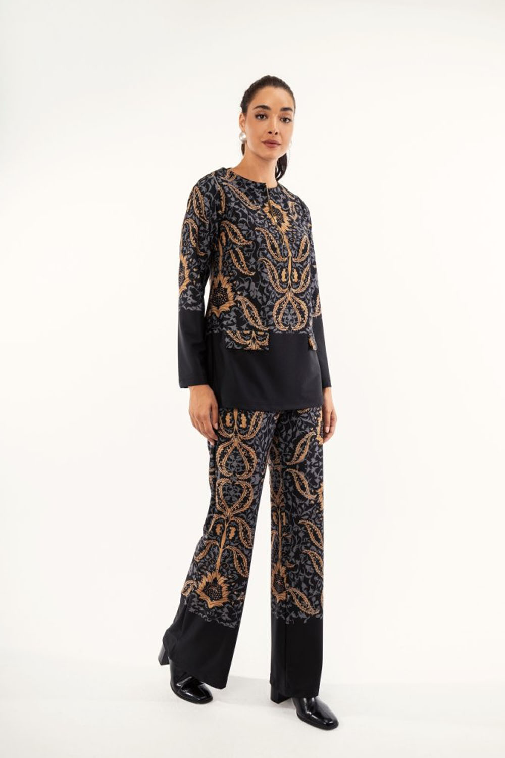 Σετ εμπριμέ με ταμπά λαχούρια