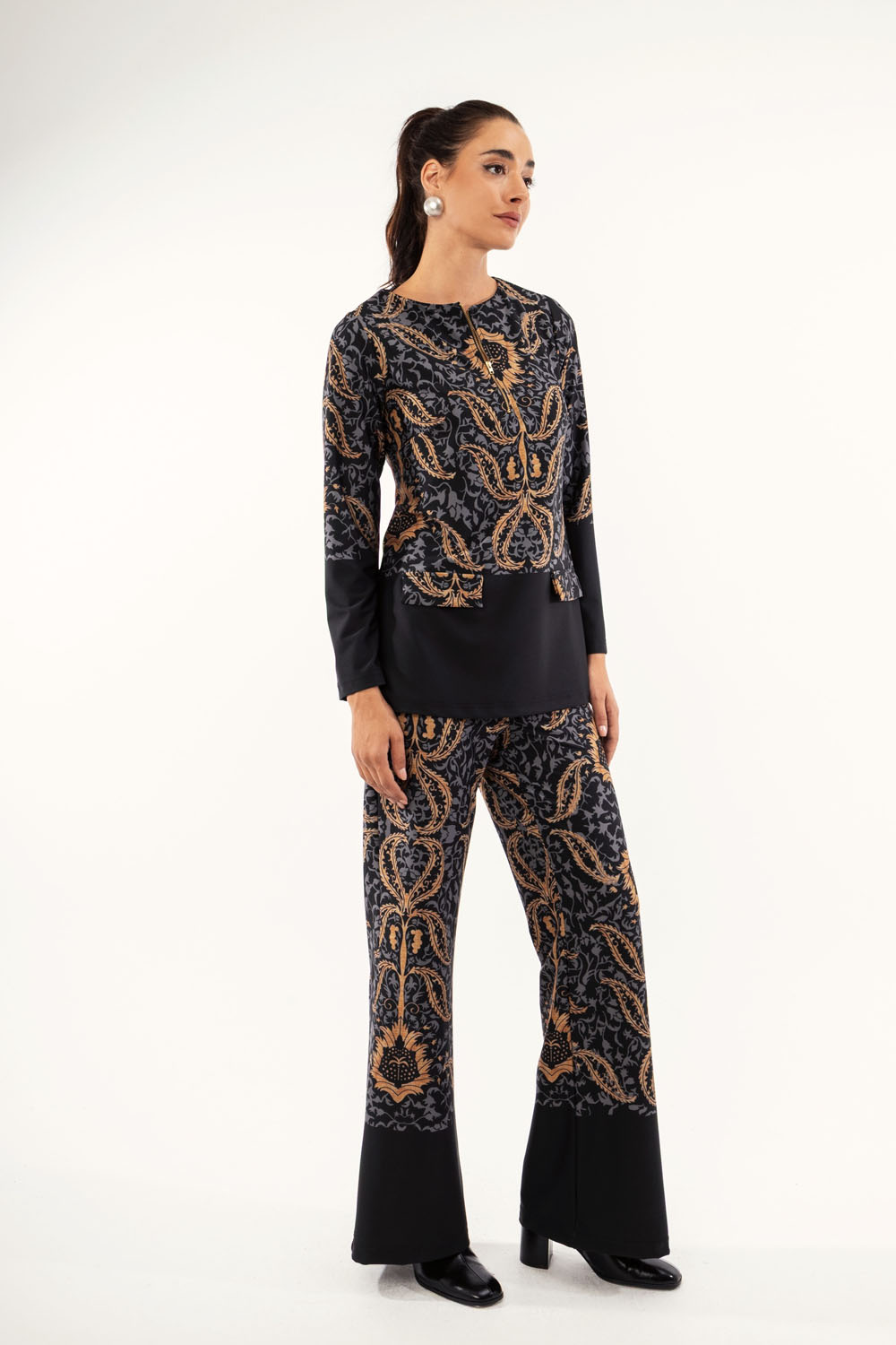 Σετ εμπριμέ με ταμπά λαχούρια