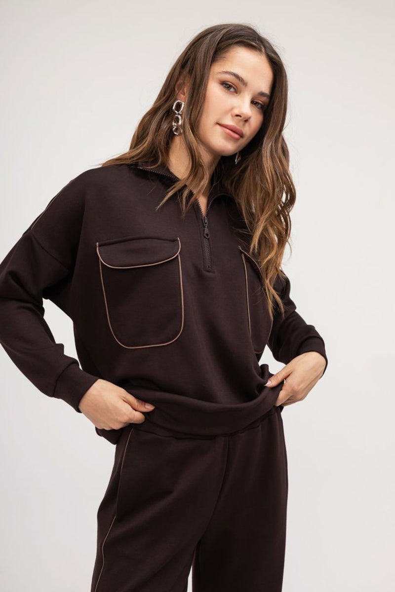 Σετ καφέ φούτερ με oversized μπλούζα, τσέπες και φαρδιά παντελόνα με λεπτή ραφή