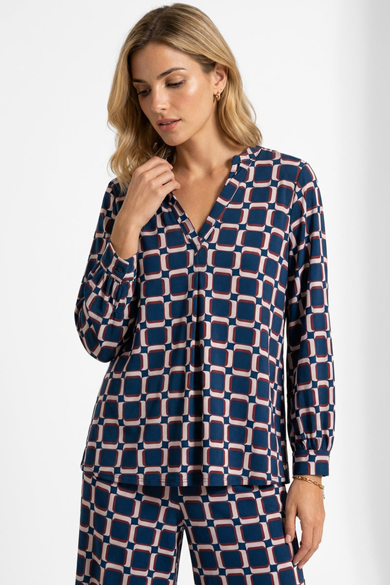 Γυναικείο σετ με μακριά μπλούζα V λαιμόκοψη και παντελόνα ίσια γραμμή