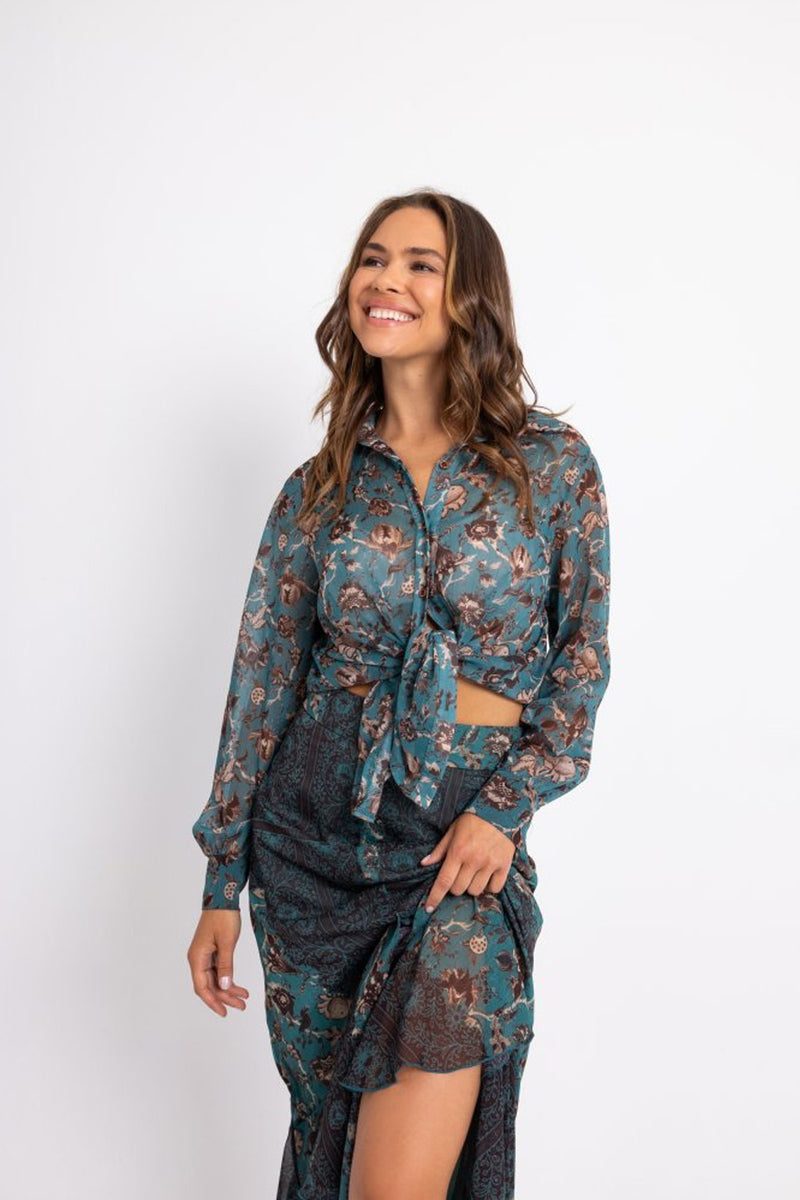 Σετ πετρόλ floral με πουκάμισο και μάξι φούστα βολάν, αέρινο και κομψό