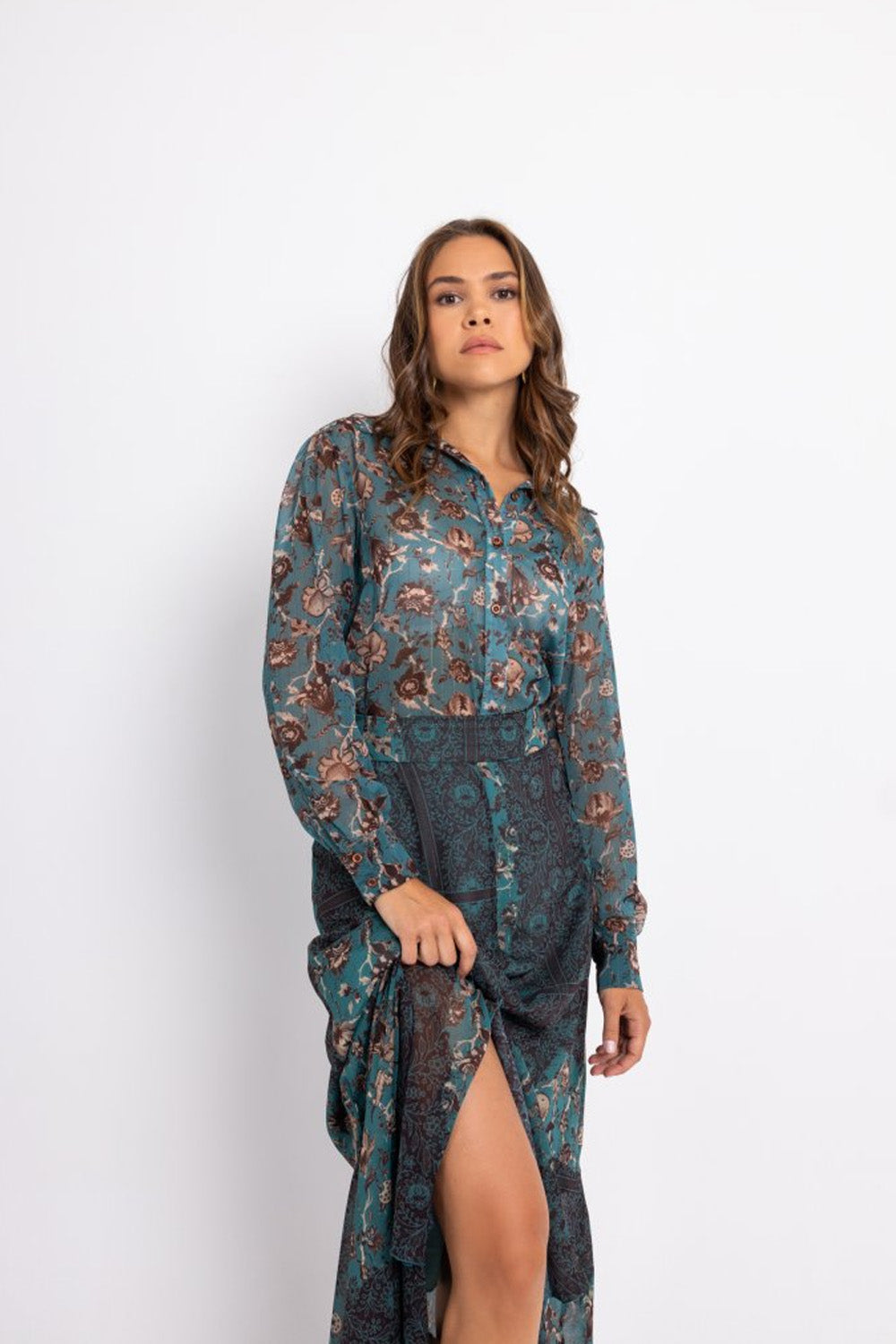 Σετ πετρόλ floral με πουκάμισο και μάξι φούστα βολάν, αέρινο και κομψό
