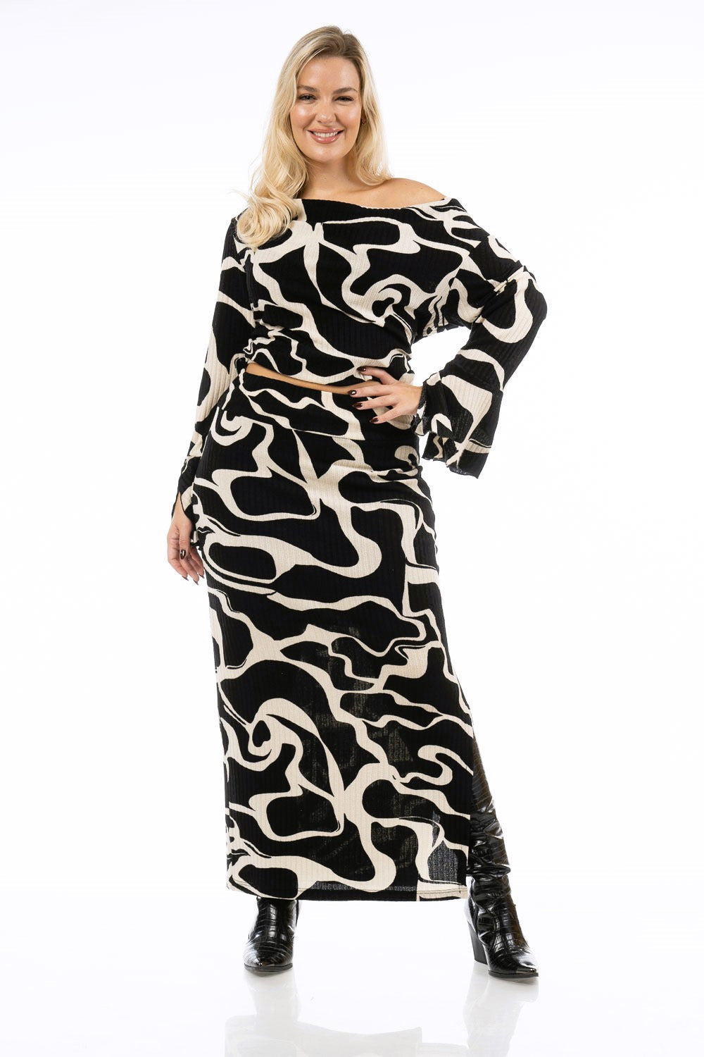 Σετ μπλούζα και φούστα plus size με abstract print σε μαύρο και μπεζ