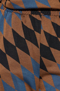 Set me blouza kai pantelona wide leg se montelo romvous se kafe-mple-mavro print