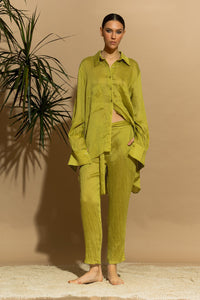 Σετ Tencel με oversized πουκάμισο και tapered παντελόνι μπροστά