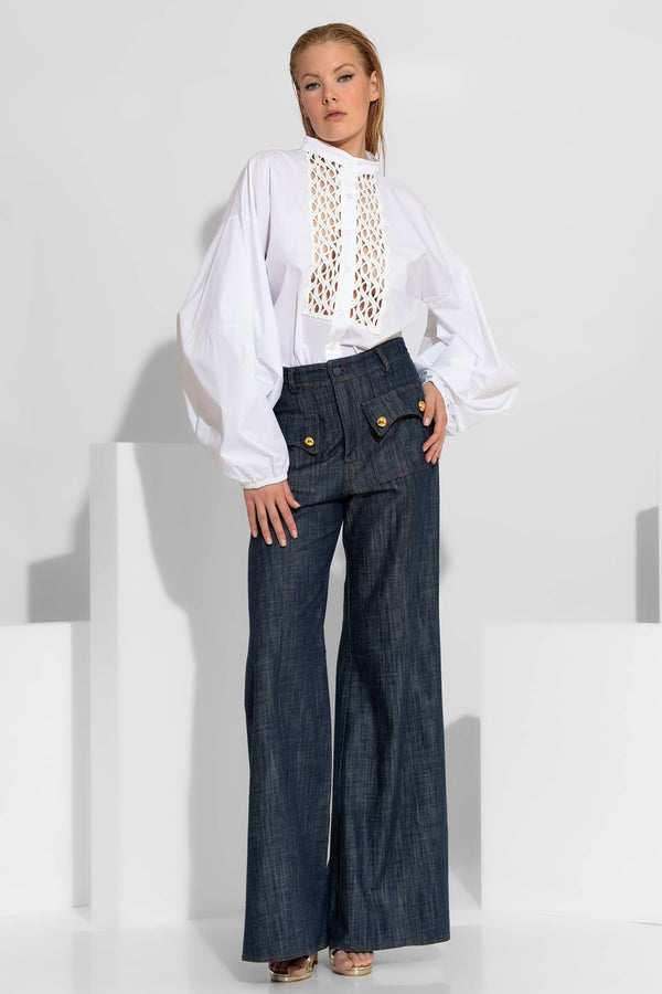 Σκούρα μπλε denim παντελόνα καμπάνα με χρυσά κουμπιά και ψηλόμεση γραμμή