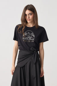 Μαύρο γυναικείο T-shirt με safari τύπωμα σε λευκό και στρογγυλή λαιμόκοψη