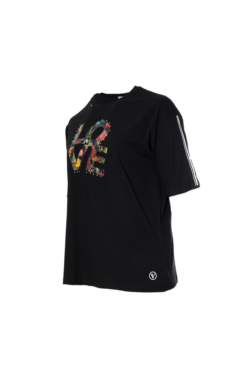 Μαύρο t-shirt με στάμπα “LOVE” σε floral μοτίβο από Ellisargi Boutique