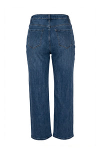 Γυναικείο μπλε τζιν παντελόνι σε ίσια γραμμή με κανονική μέση, φωτογραφημένο σε μοντέλο και σε λευκό φόντο.