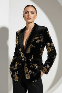 Βελούδινο σακάκι με χρυσές λεπτομέρειες