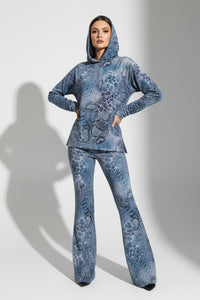 Set velvet snake print mple me koukoula kai panteloni kampana