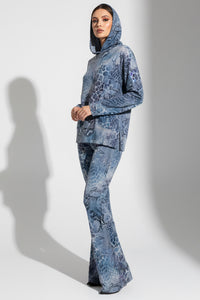 Set velvet snake print mple me koukoula kai panteloni kampana