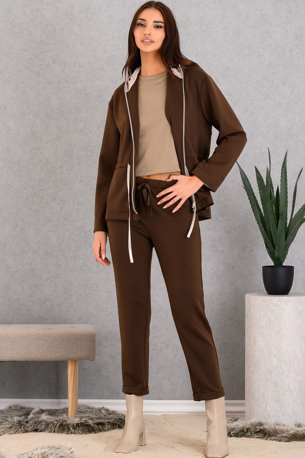 Ζακέτα DERPOULI καφέ με κουκούλα, κορδόνι στη μέση και τσέπες από την Ellisargi Boutique