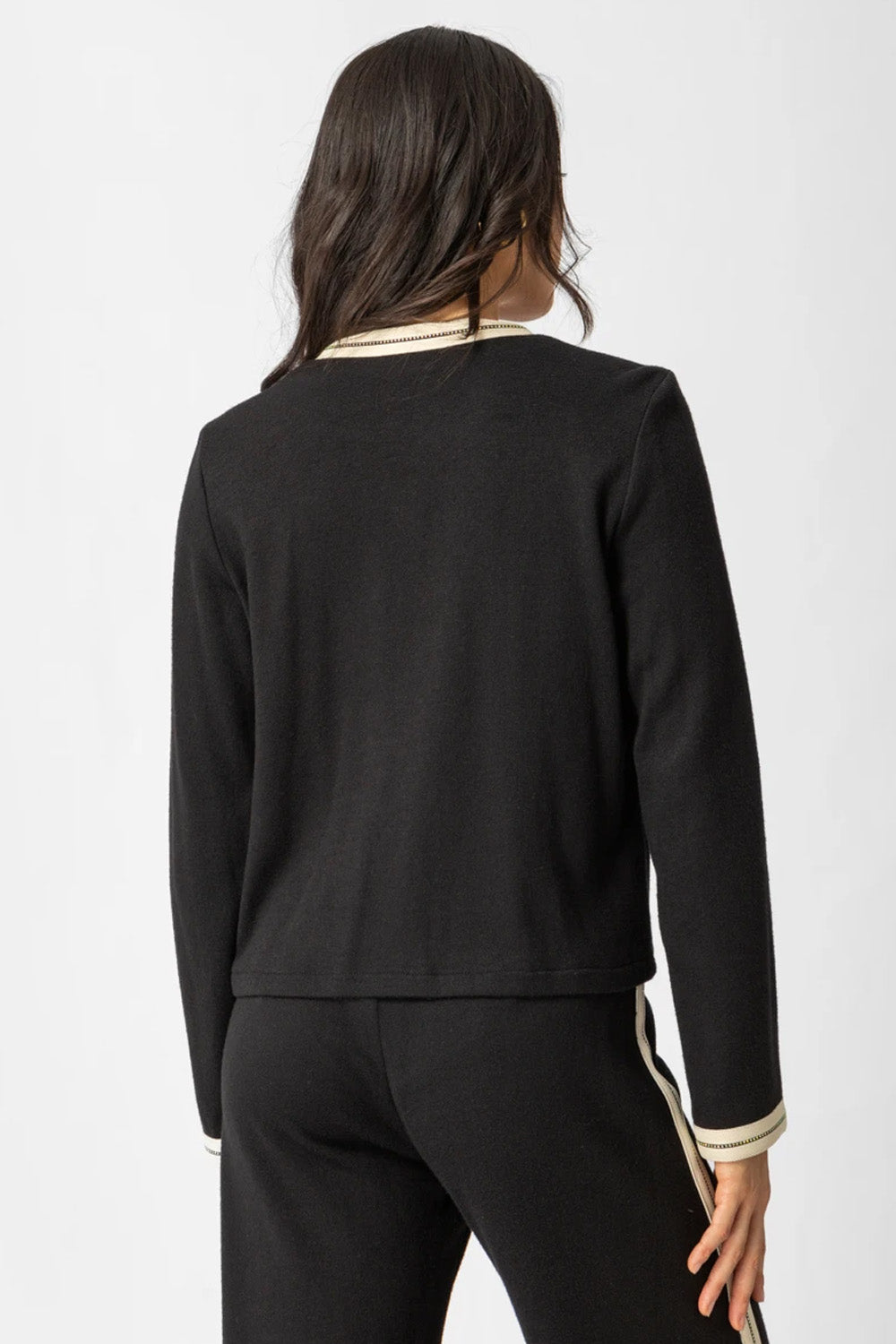 Μαύρη πλεκτή ζακέτα Jacky με εκρού ρέλι και χρυσά κουμπιά